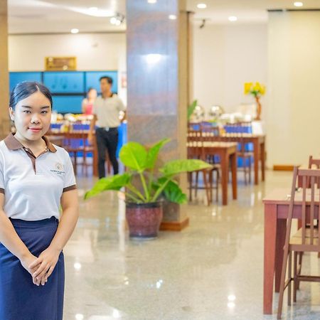 Sisombat Plaza Hotel Ванг Виенг Екстериор снимка