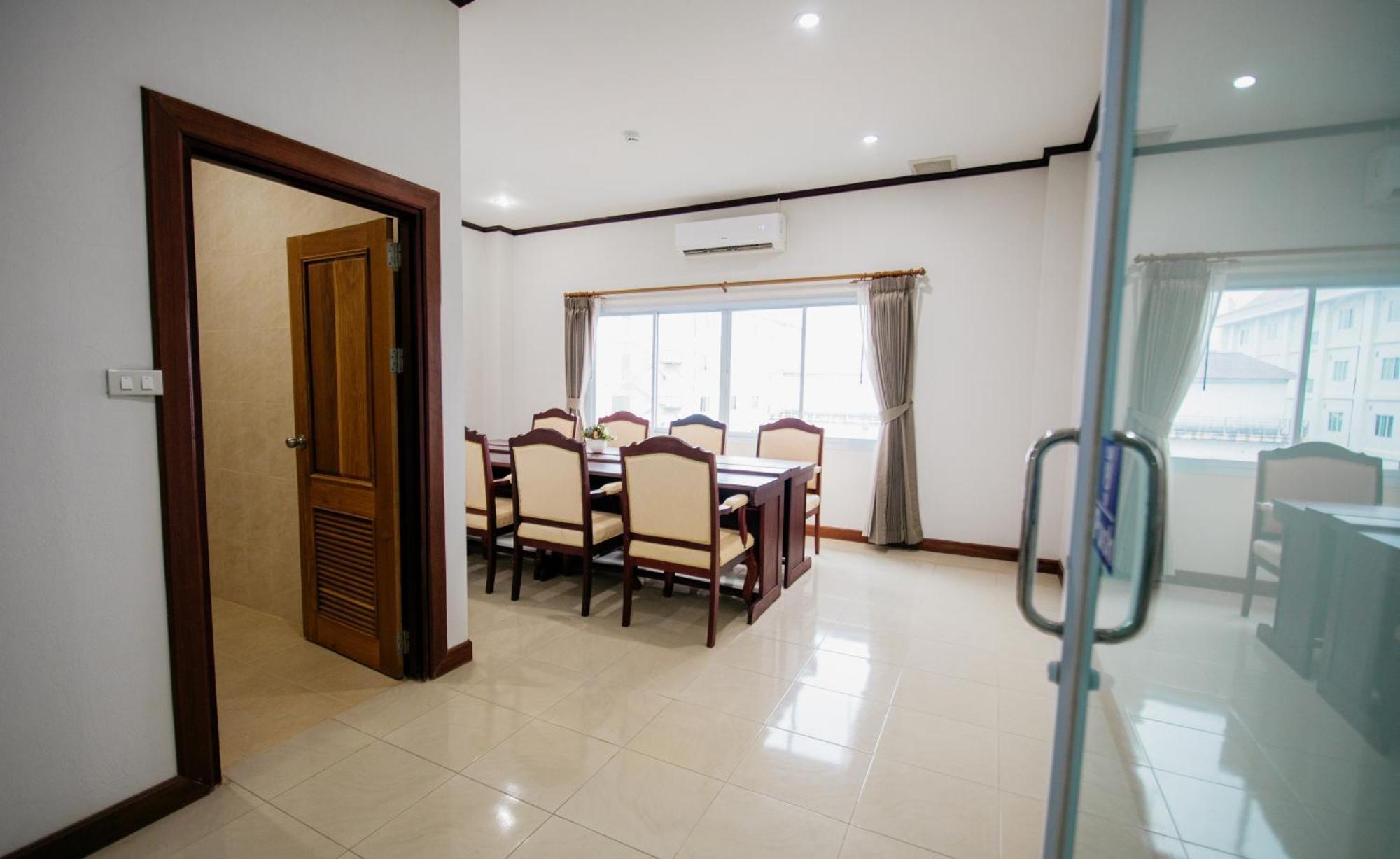Sisombat Plaza Hotel Ванг Виенг Екстериор снимка