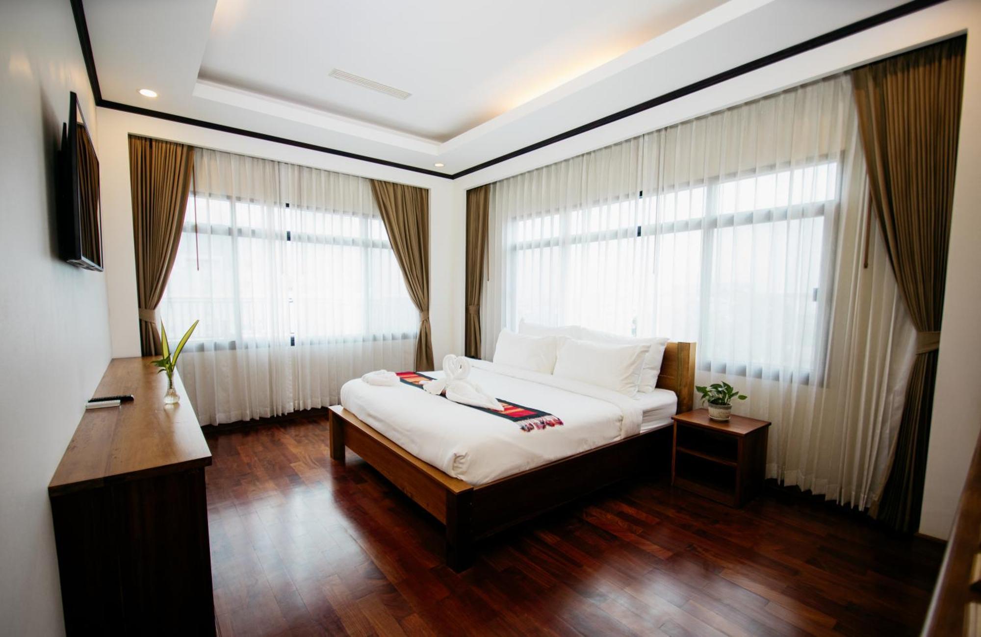 Sisombat Plaza Hotel Ванг Виенг Екстериор снимка