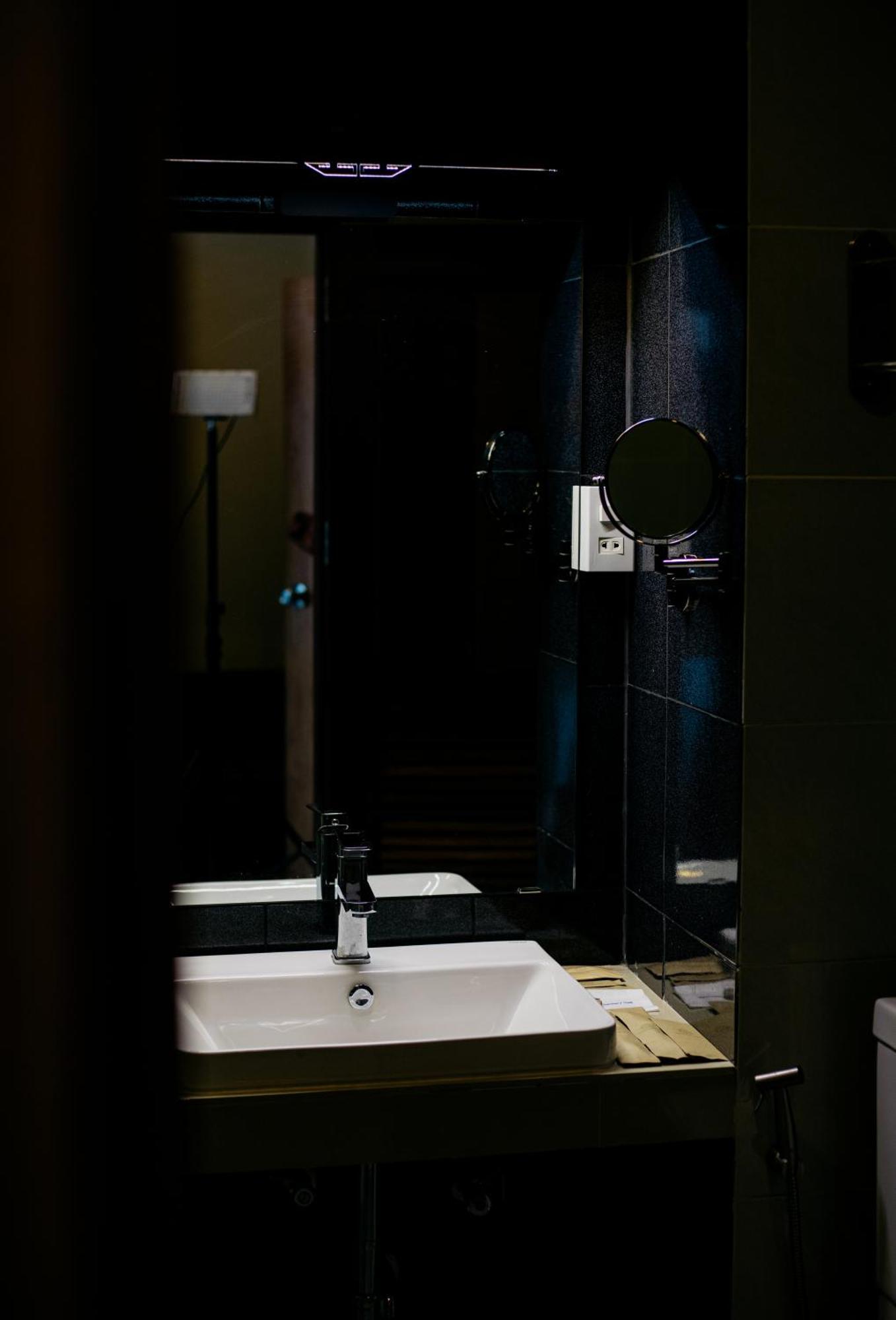 Sisombat Plaza Hotel Ванг Виенг Екстериор снимка